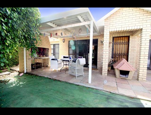 3 BEDROOM HOUSE FOR SALE IN HERSHAM